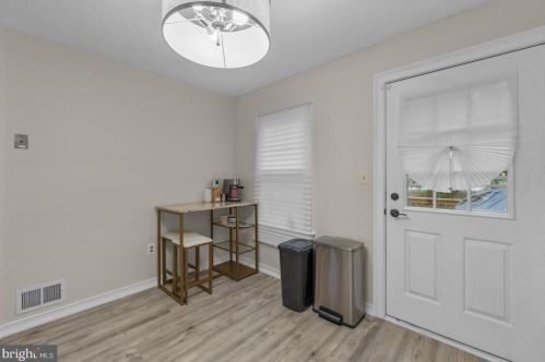 24 Revere Ct, Trenton NJ  08628-3610 exterior