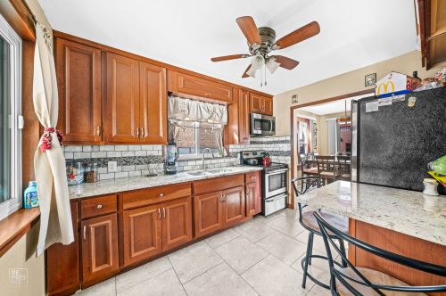 7153 72 St, Chicago IL 60629-3505 exterior