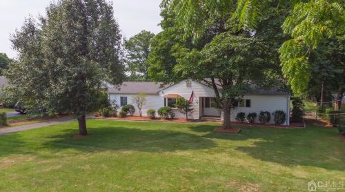 5 Orchard Rd, Piscataway, NJ 08854-5543