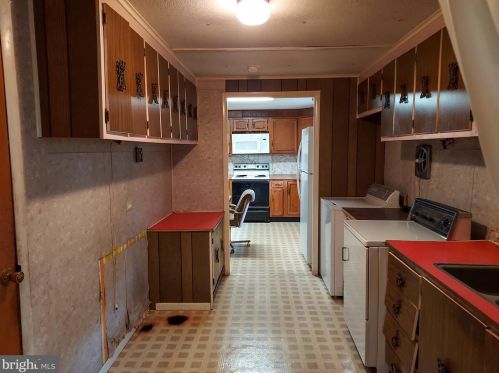 1020 Gettysburg Rd, Littlestown PA 17340-9310 exterior