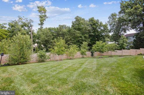 6031 Florence Ln, Alexandria VA 22310-2209 exterior