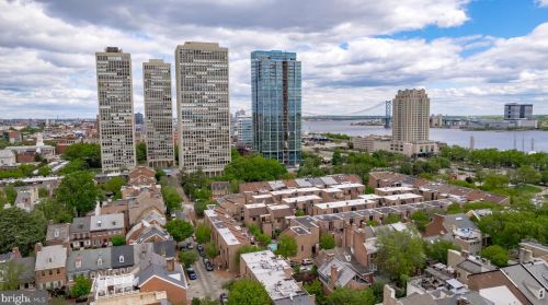 331 2nd St, Philadelphia PA 19122-3324 exterior