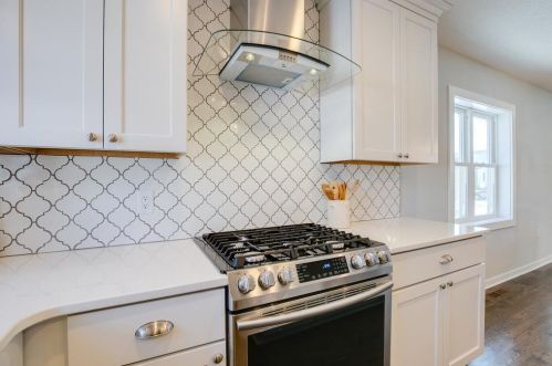 1377 James Ave, Saint Paul MN 55105-2551 exterior