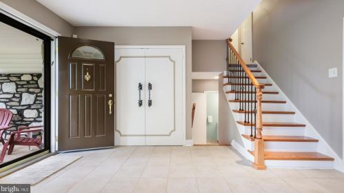 958 Warfield Ln, Huntingdon Valley, PA 19006-3338