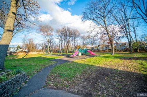 331 Haven Ave, Scotch Plains NJ  07076-1107 exterior