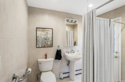 50 Annandale Rd, Commack NY 11725-1746 exterior