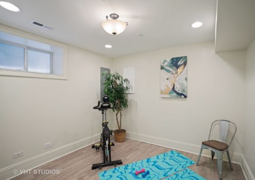 4471 Lk Park Ave, Chicago IL 60653-4510 exterior