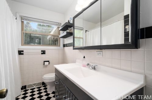 3823 Illinois Ave, Wyoming MI exterior