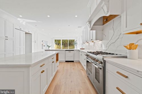 17 9th St, Washington DC  20003-1333 exterior