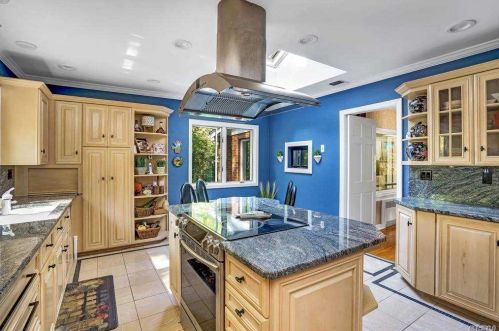 58 Alpine Way, Huntington Station NY 11746-4602 exterior