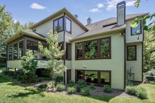 2068 Tall Pne Dr, Grand Rapids MI 49546-7923 exterior