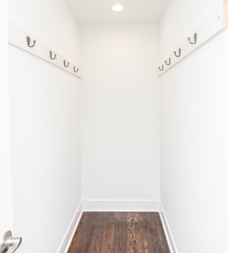 6758 Artesian Ave, Chicago IL  60645-4614 exterior