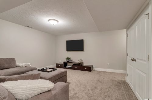 8059 650, Sandy UT 84070-0518 exterior