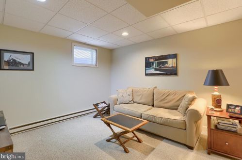 2933 Hearthside Ln, Lancaster PA 17601-1457 exterior