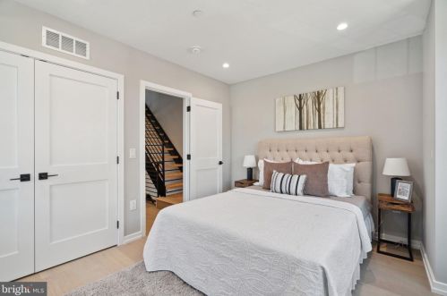 2200 Kater St, Philadelphia PA 19146-1139 exterior