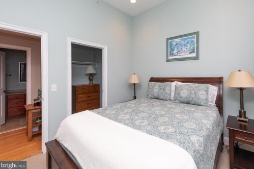 600 9th St, Philadelphia PA 19147-2028 exterior