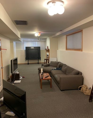 1330 Greenview Ave, Chicago IL 60626-5035 exterior