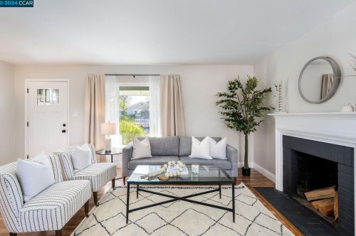 106 Doris Dr, Concord CA  94523-2915 exterior