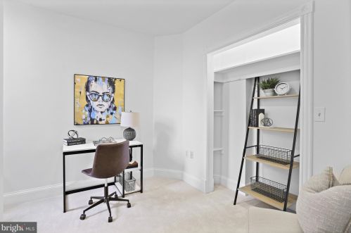 1306 Emerald St, Washington DC 20002-5432 exterior