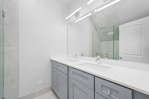 7147 University Ave, Chicago IL 60619-1326 exterior