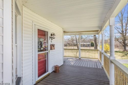 8 Franklin St, Fredon NJ 07860-1604 exterior