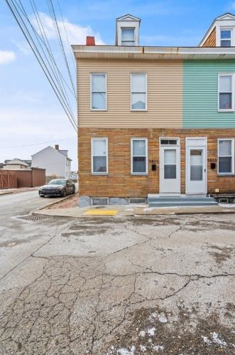 1815 Niggel St, Pittsburgh PA  15212-3279 exterior