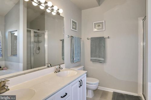 5324 Buxton Ct, Alexandria VA 22315-4761 exterior