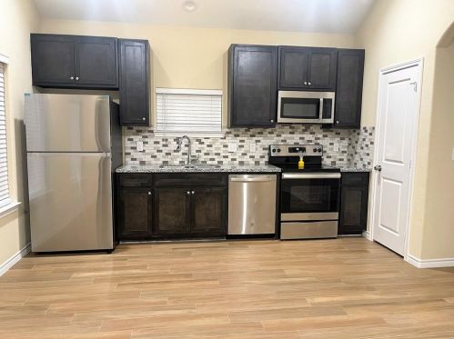 16914 Hammon, Montgomery TX  77316-6723 exterior