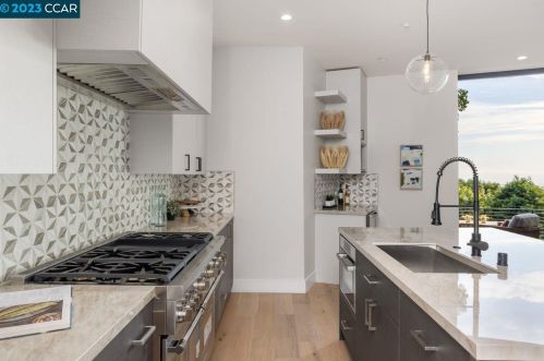 524 Cragmont Ave, Berkeley CA 94708-1207 exterior