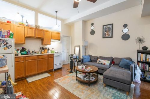 1821 Broad St, Philadelphia PA 19146-2232 exterior