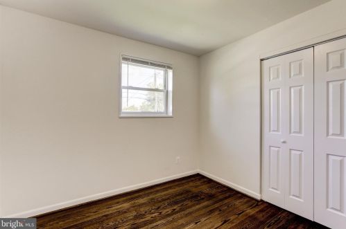 4706 Creek Shore Dr, Rockville MD  20852-2407 exterior