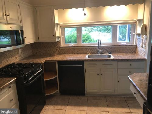 2084 Williamsburg Rd, Huntingdon Valley PA  19006-6757 exterior