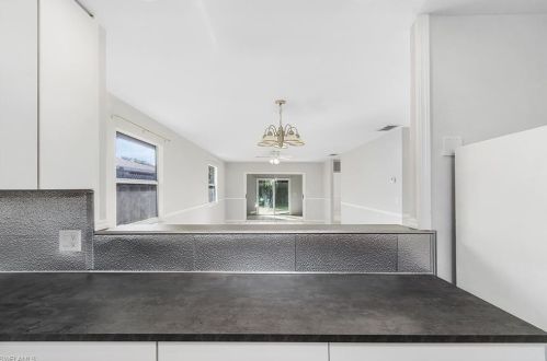 824 94 Ave, Naples FL 34108-2451 exterior