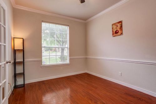 9840 Cliffside Dr, Irving TX  75063-5040 exterior