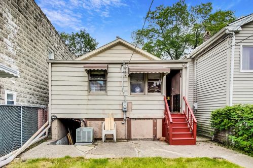 2614 Un Ave, Chicago IL 60621-2950 exterior