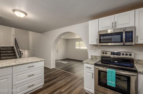 8189 20th St, Tucson AZ  85710-5960 exterior