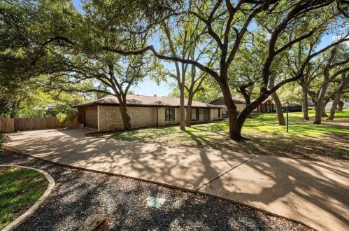 7007 Edgefield Dr, Austin TX  78731-2925 exterior