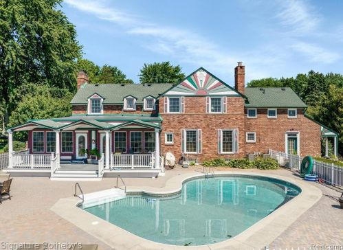 2703 Pointe Tremble Rd, Algonac MI 48001-4255 exterior