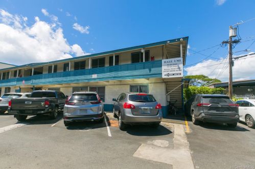 719 Umi St, Honolulu HI  96819-2353 exterior