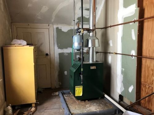 8 Lowell St, Worcester MA 01603-2607 exterior