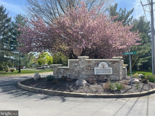 2107 Foxmeadow Dr, Limerick, PA 19468-1571