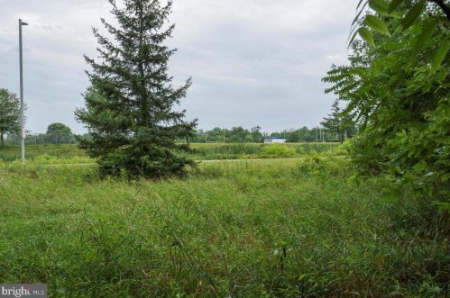 733 Lewis Rd, Limerick PA 19468-1307 exterior