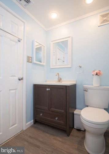 11023 Academy Rd, Philadelphia PA 19154-3301 exterior