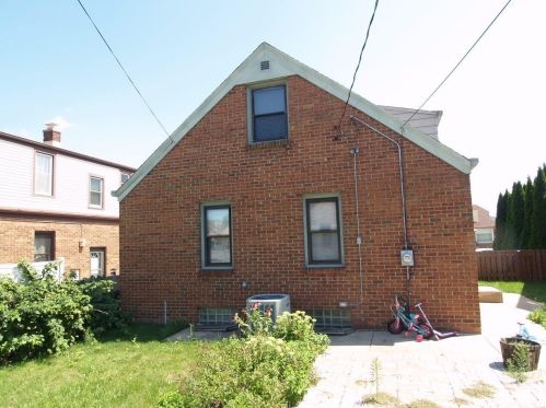 3529 13th St, Milwaukee, WI 53221-1720