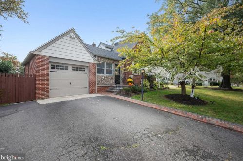 132 Stratford Ave, Camden, NJ 08108-2326