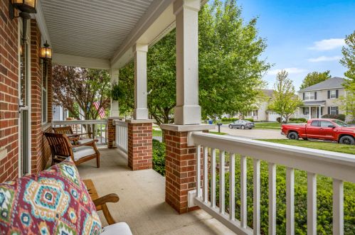 506 Valley View Dr, Saint Charles, IL 60175-6577