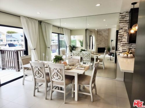 4555 Falkirk Bay, Oxnard CA 93035-3743 exterior