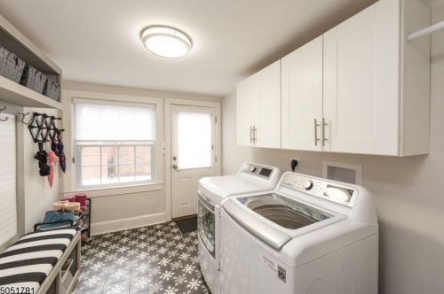 16 Burroughs Way, Maplewood NJ 07040-1410 exterior