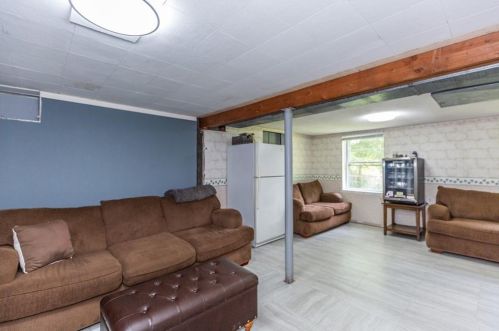 228 Grandview Ave, Woonsocket RI 02895-2752 exterior