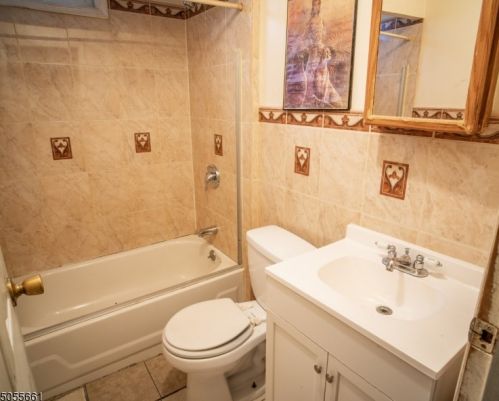 588 38th St, Paterson NJ 07504-1327 exterior